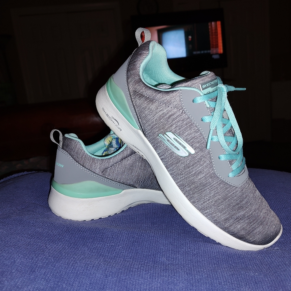Women's I'll Lite Weight Sketchers Shoes
